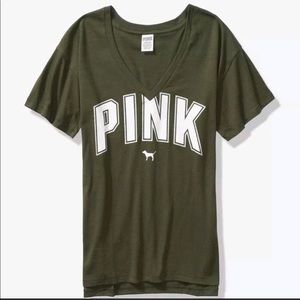 VS Pink V-neck green legging tee